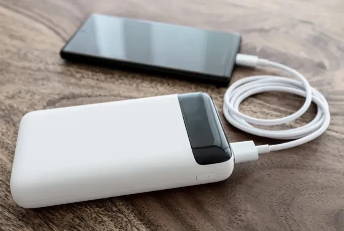Dlaczego powerbank z nadrukiem to jeden z najlepszych upominków reklamowych?