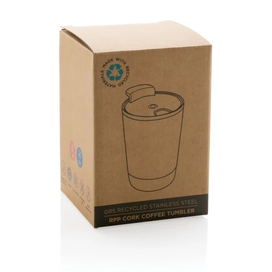 Start your day with your favourite beverage in this double wall coffee mug with recycled plastic inner and unique cork detail. Keeps your drinks warm for up to 3h and cold up to 6h. Made with GRS certified recycled materials. The inner is made from 1-1