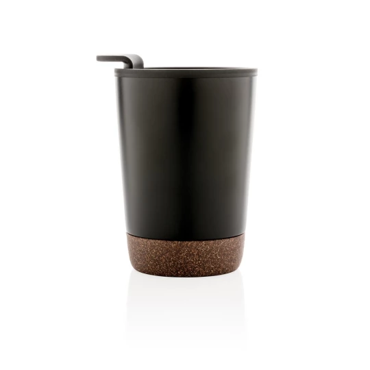 Start your day with your favourite beverage in this double wall coffee mug with recycled plastic inner and unique cork detail. Keeps your drinks warm for up to 3h and cold up to 6h. Made with GRS certified recycled materials. The inner is made from 1-1