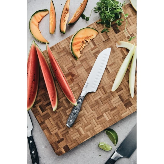 Santoku knife made of X50CrMoV15 German steel with a Pakkawood handle. The easy-grip handle and superb balance in the blade makes the knife comfortable and easy to work with. Size: 14 cm blade. (VG008-32)-1