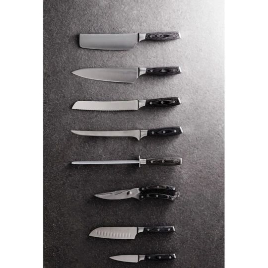 Santoku knife made of X50CrMoV15 German steel with a Pakkawood handle. The easy-grip handle and superb balance in the blade makes the knife comfortable and easy to work with. Size: 14 cm blade. (VG008-32)-1