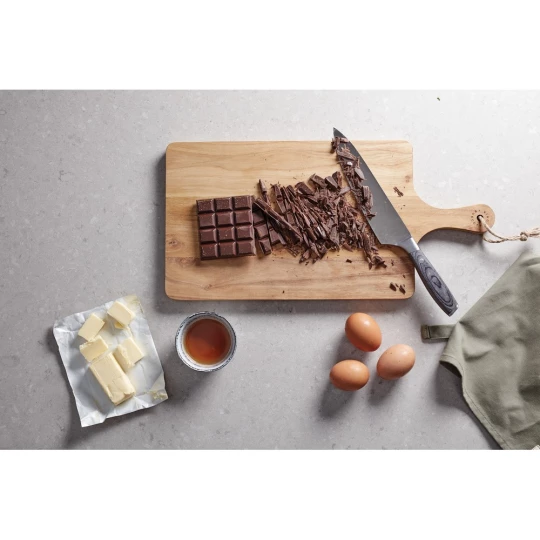 Stylish cutting/serving board that will look great in any kitchen. The spacious surface makes it easy to use it for both cutting and serving. The board is made of FSC-certified teak and has a beautiful golden to medium brown wood surface that darkens-1