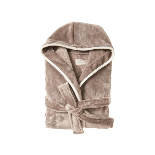 Soft, cosy robe in luxury plush with a large hood and decorative piping. Two front pockets and a waist belt. The robe is made from 70% recycled material from PET bottles. We don't like to transport air, so we've chosen to vacuum-pack this robe to red-1