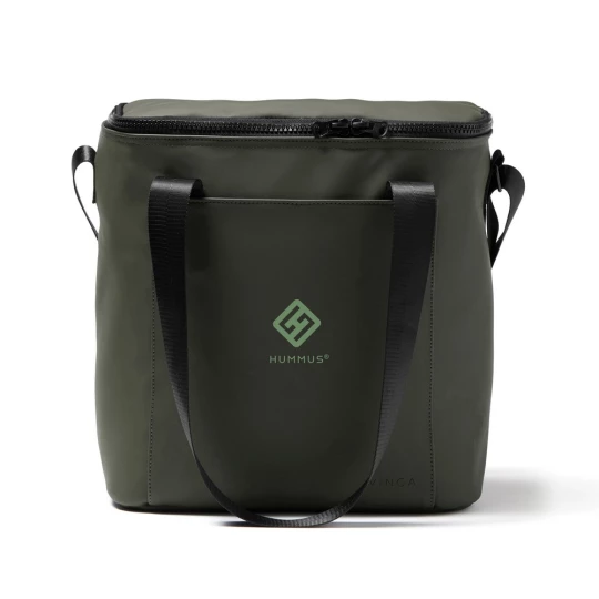 Minimalist cooler bag, made of water-repellent PU nubuck. Long handles and adjustable shoulder strap for optimal comfort. The cooler bag is insulated with extra thick foam. The lining of the bag is made of so-called PEVA which is easy to keep clean a-1