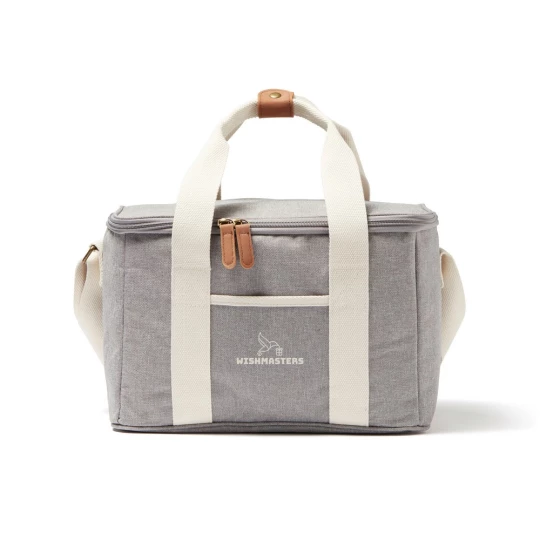 The ultimate cooler basket, mottled tone by tone with details in imitation leather and cotton. Made from 50% recycled material from PET bottles. There is also a small compartment on the outside of the cooler bag, providing space for other items as we-1