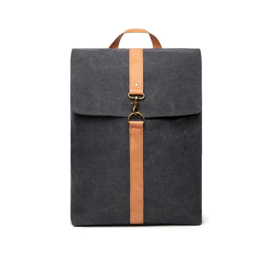 A stylish bag made of 40 % recycled polyester and 60 % recycled cotton. Padded computer case suitable for laptops up to 15