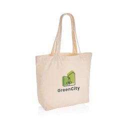 The Impact AWARE™ 240gsm recycled canvas shopper with pocket undyed is the perfect way to carry your essentials wherever you go. This spacious shopper provides sufficient space for all your daily needs. Including a small inner pocket. The recycled ca-4