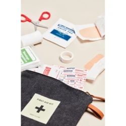 A first aid kit from our popular Asado-series. The fabric bag with a zipper contains everything you need in case of minor accidents such as band-aids, scissors, bandages, etc. Packed in a plastic bag. (VG020-03)-4