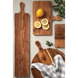 Stylish cutting/serving board that will brighten up any kitchen. The cutting board is made of FSC-certified teak and has a beautiful golden to medium brown wood shade which darkens over time. The board has a high oil content which makes it very resis-7