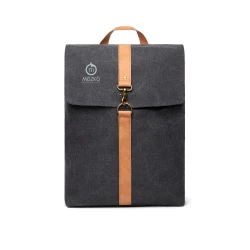 A stylish bag made of 40 % recycled polyester and 60 % recycled cotton. Padded computer case suitable for laptops up to 15