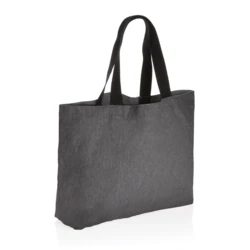 The Impact AWARE™ 240 gsm recycled canvas tote bag undyed is the perfect way to carry your every day essentials. This spacious tote provides sufficient space for whatever you need to take with you. The recycled canvas is undyed and used in its raw fo